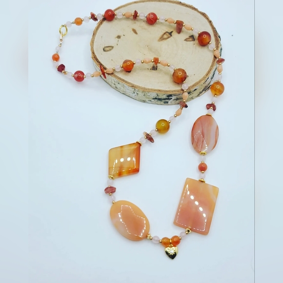 Peach Red Agate, Rose Quartz, gold plated heart charm necklace - Picture 2 of 4